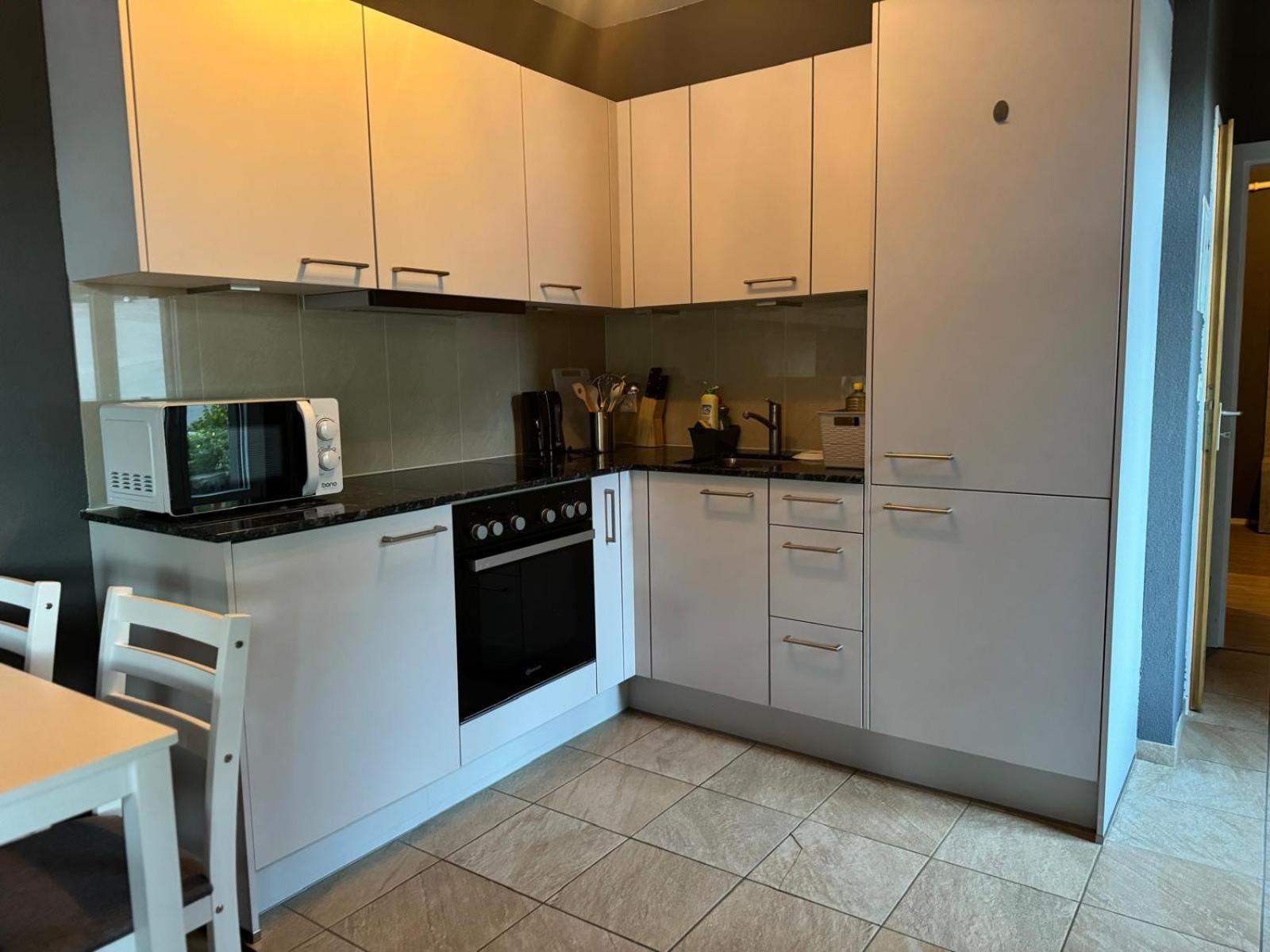 Between Lakes Apartment