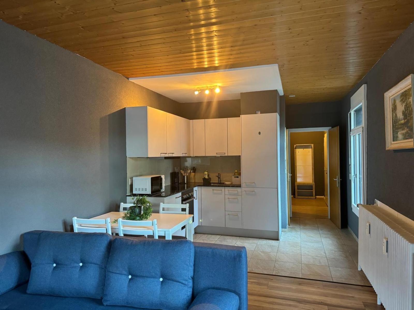 Between Lakes Apartment